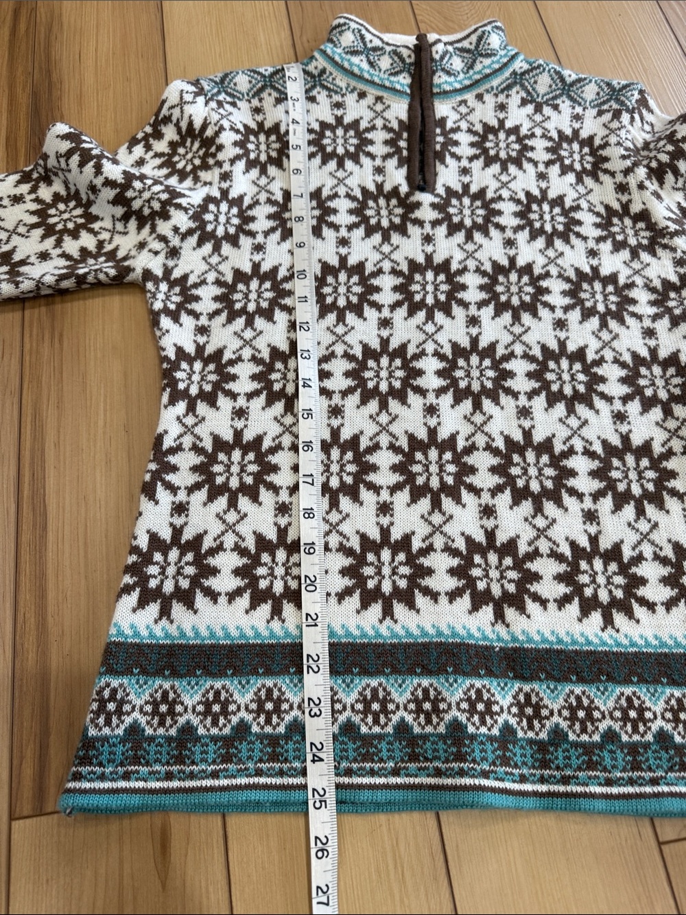 Obermeyer 1/4 zip Cowl Neck Sweater in White, Brown & Teal - Picture 9 of 10